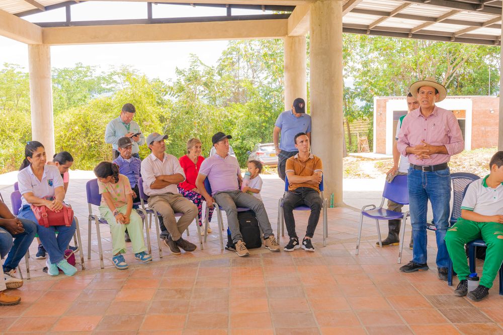 LA VITRINA CAMPESINA DE LA ZONA MEDIA DE BETULIA AVANZA CON PASO FIRME: LÍDERES Y ALIADOS CONSOLIDAN SU COMPROMISO EN ENTREGA INICIAL DE OBRA - Imagen 4