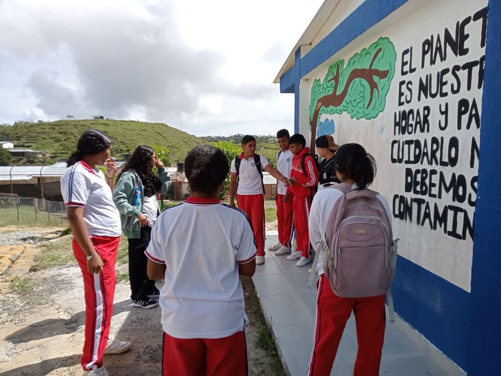 Santa Rosa del Sur Bolívar
ESTUDIANTES DE LA Y DE SAN LUQUITAS REFLEXIONAN SOBRE LA PAZ Y LA CONVIVENCIA ESCOLAR
 - Imagen 6