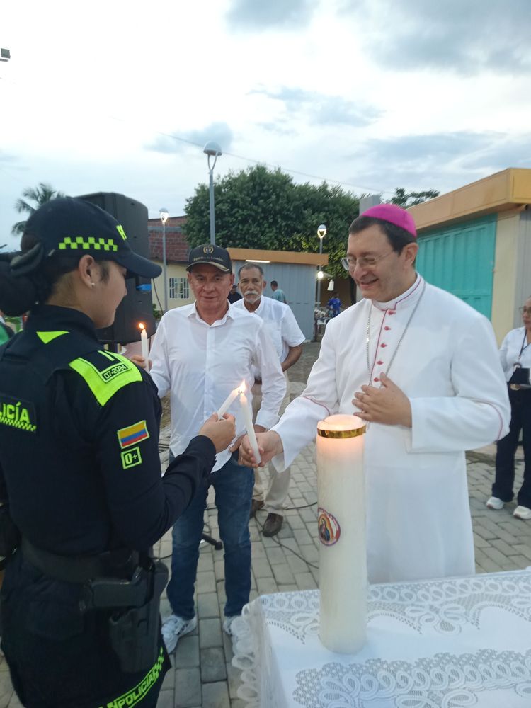 PLEGARIA POR LA PAZ ILUMINÓ CAMINOS DE SAN SILVESTRE EN BARRANCABERMEJA - Imagen 2
