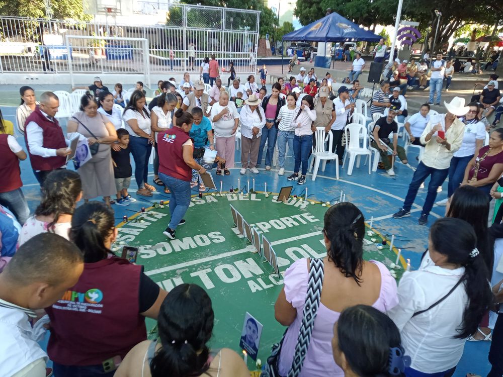 SANTA ROSA DEL SUR CONMEMORÓ EL DÍA DE LOS DESAPARECIDOS CON UN MENSAJE DE ESPERANZA Y MEMORIA - Imagen 5