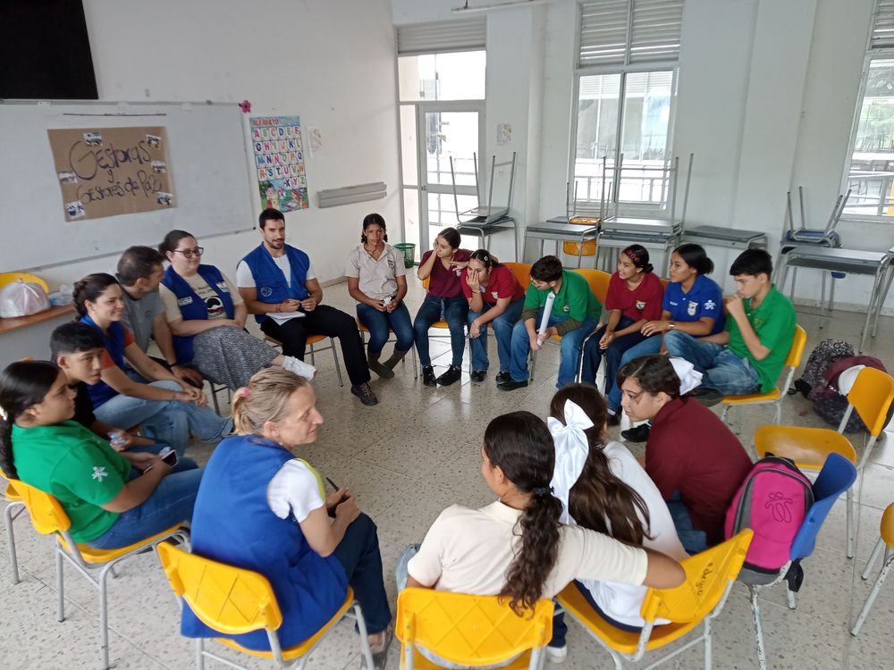 SEMBRANDO PAZ DESDE EL AULA: JÓVENES QUE TRANSFORMAN SU HISTORIA - Imagen 7