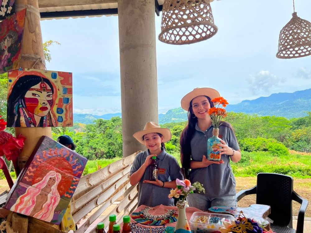 LA VITRINA CAMPESINA RINDIÓ HOMENAJE A LAS MUJERES QUE HACEN FLORECER EL CAMPO Y LA VIDA - Imagen 7