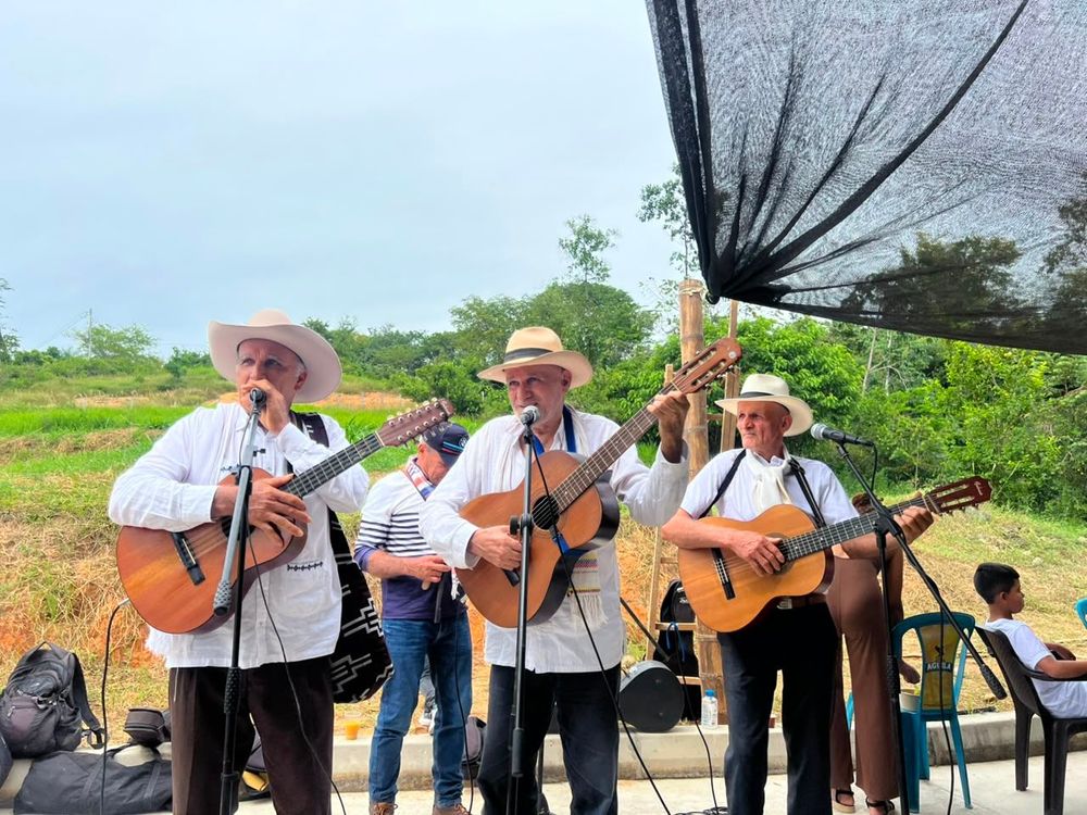 LA VITRINA CAMPESINA RINDIÓ HOMENAJE A LAS MUJERES QUE HACEN FLORECER EL CAMPO Y LA VIDA - Imagen 8